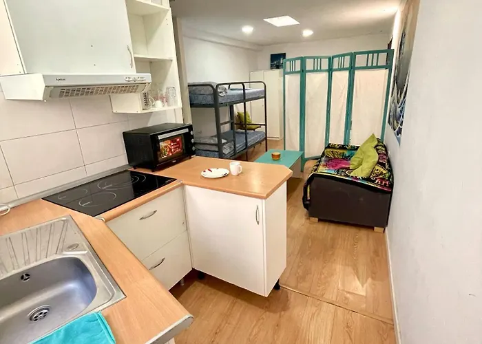 Rosa De Vientos - Little Blue House * Cadice